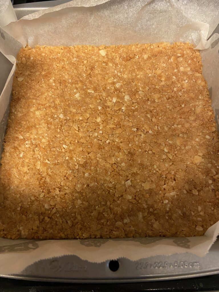 Baked cannoli bar crust