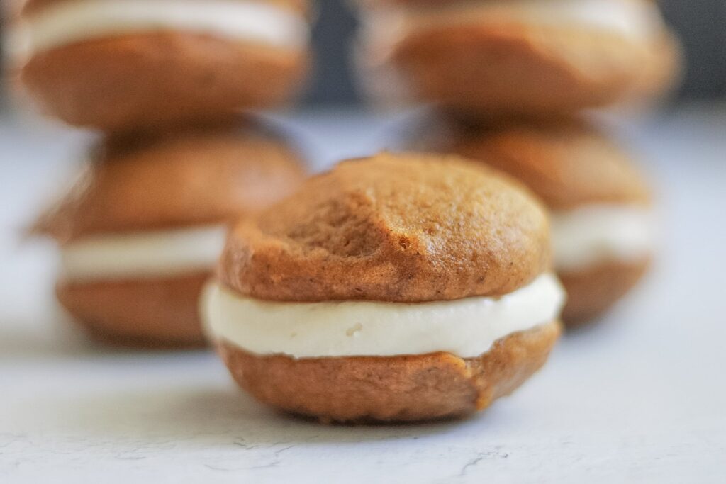 pumpkin whoopie pies