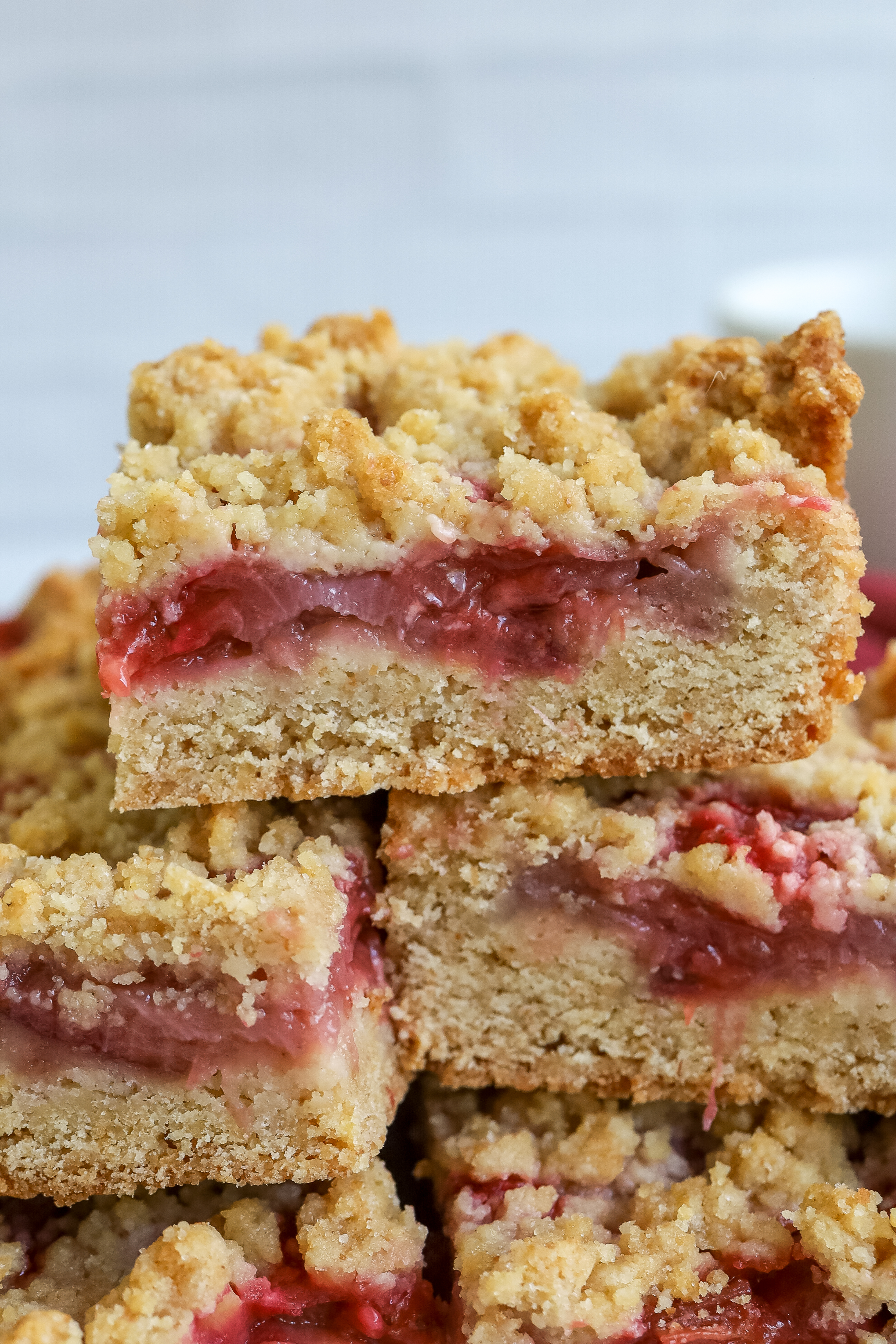 strawberry rhubarb crumble bars