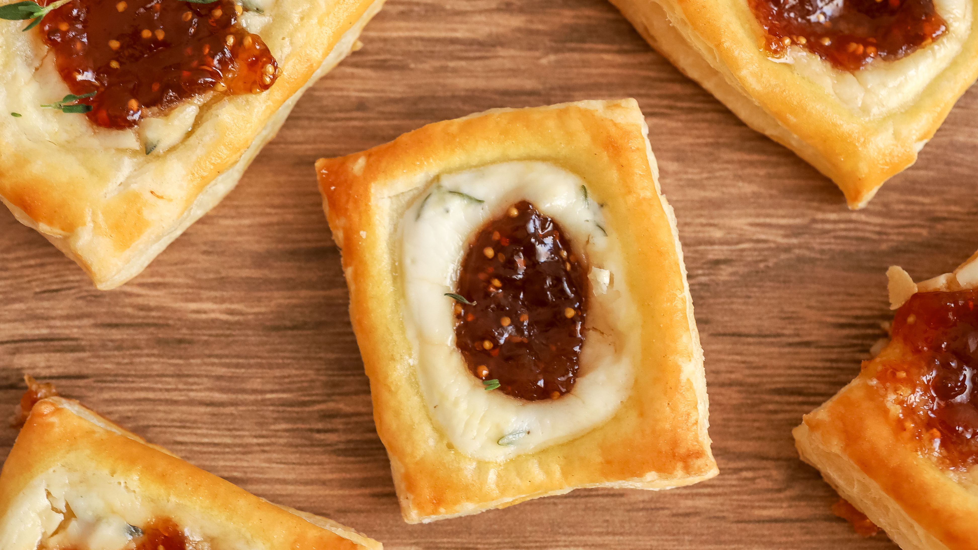 Fig and goat cheese tarts