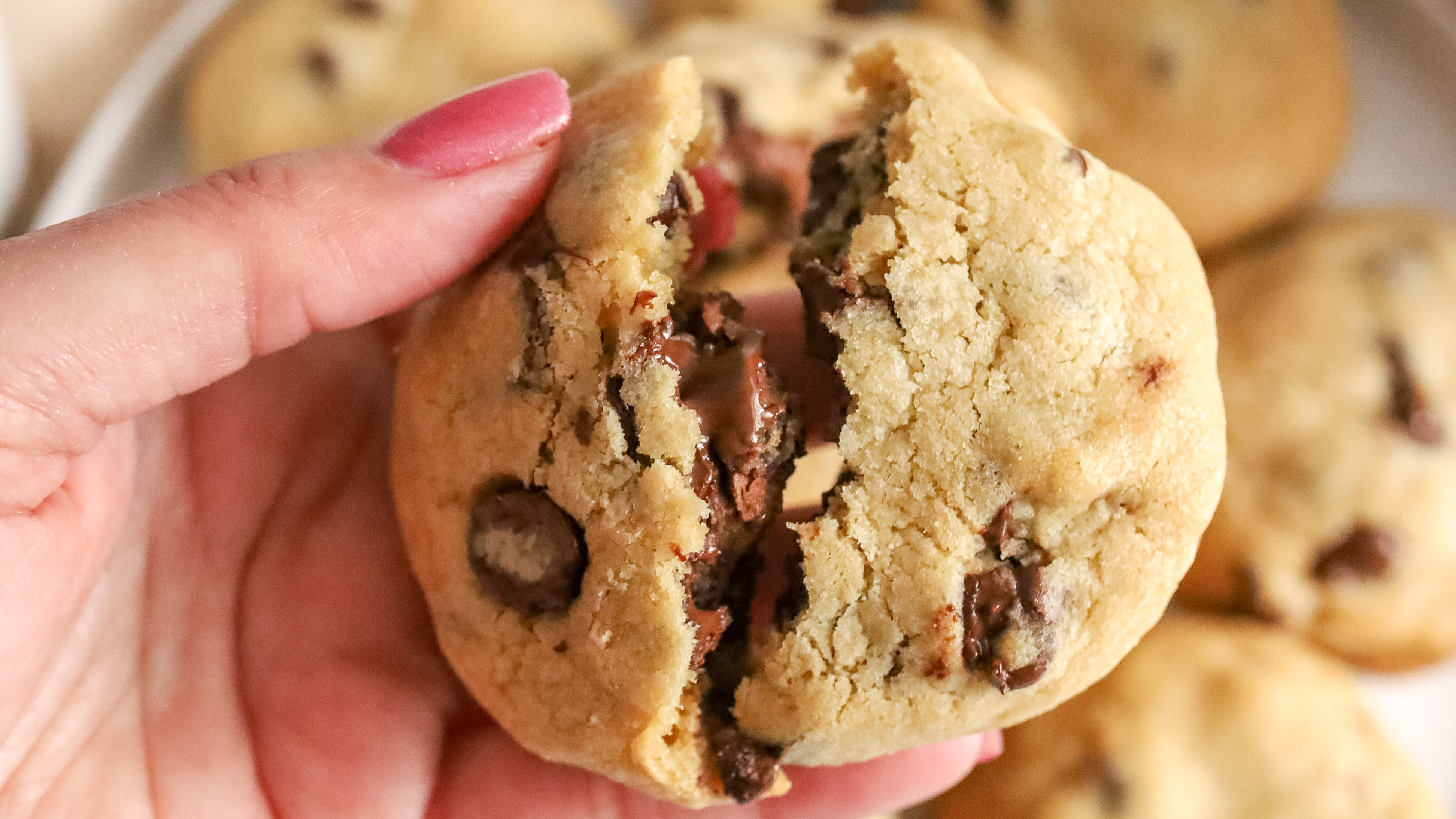 Nutella stuffed chocolate chip cookies