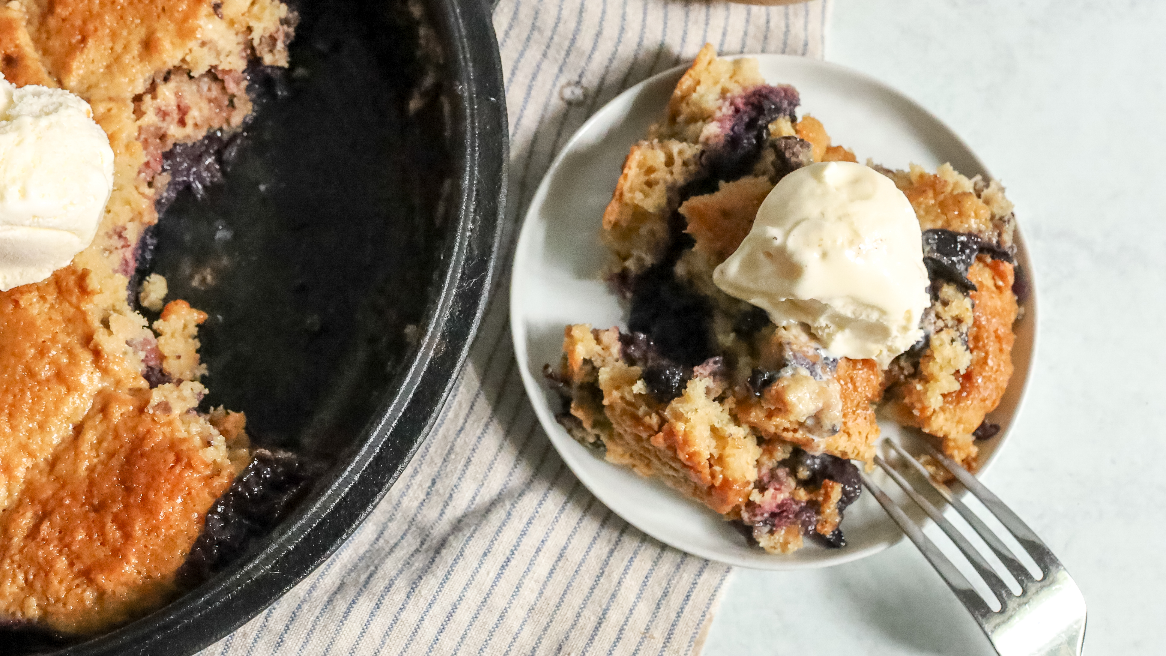 Berry cobbler with ice cream
