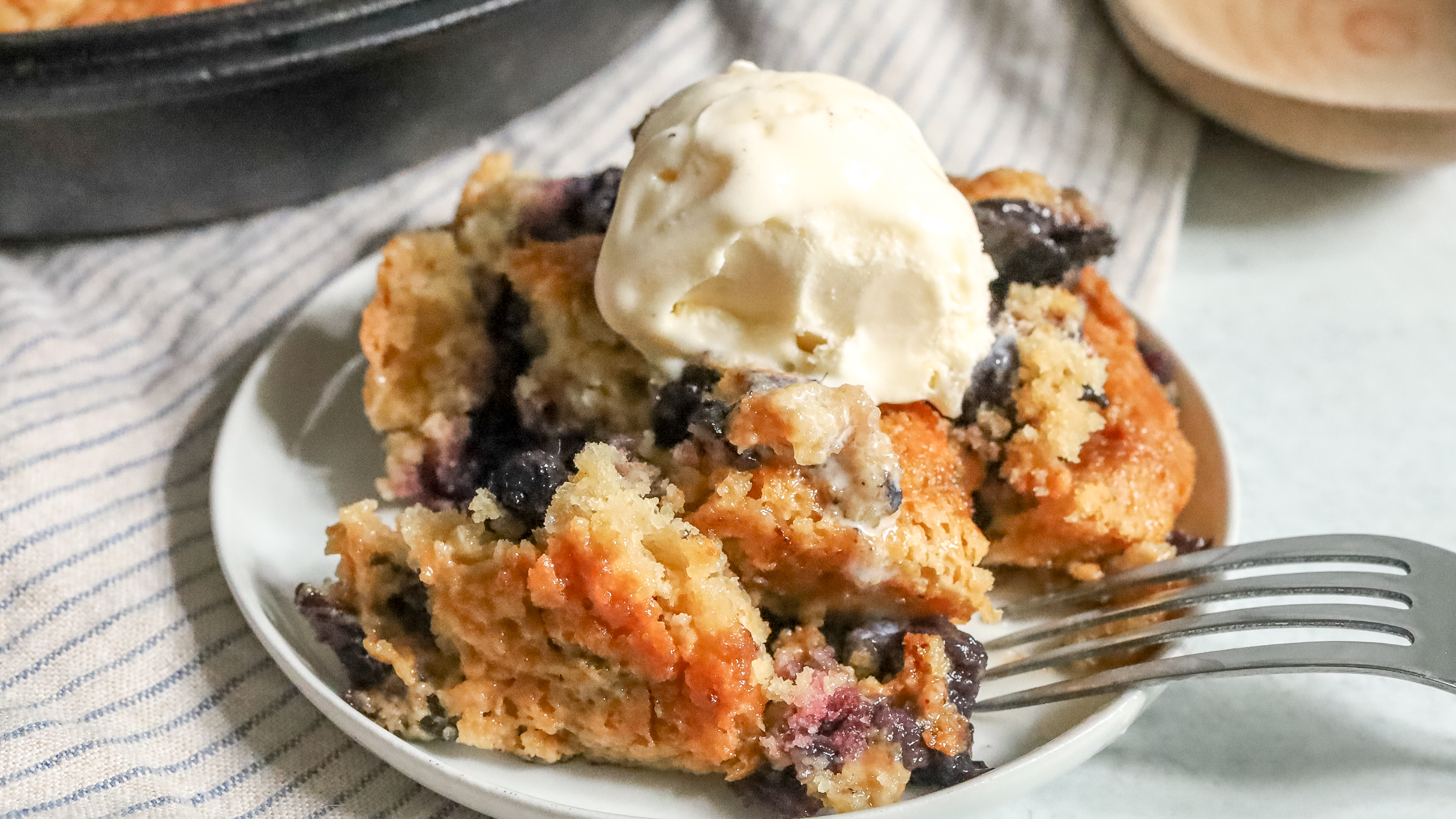 mixed berry cobbler