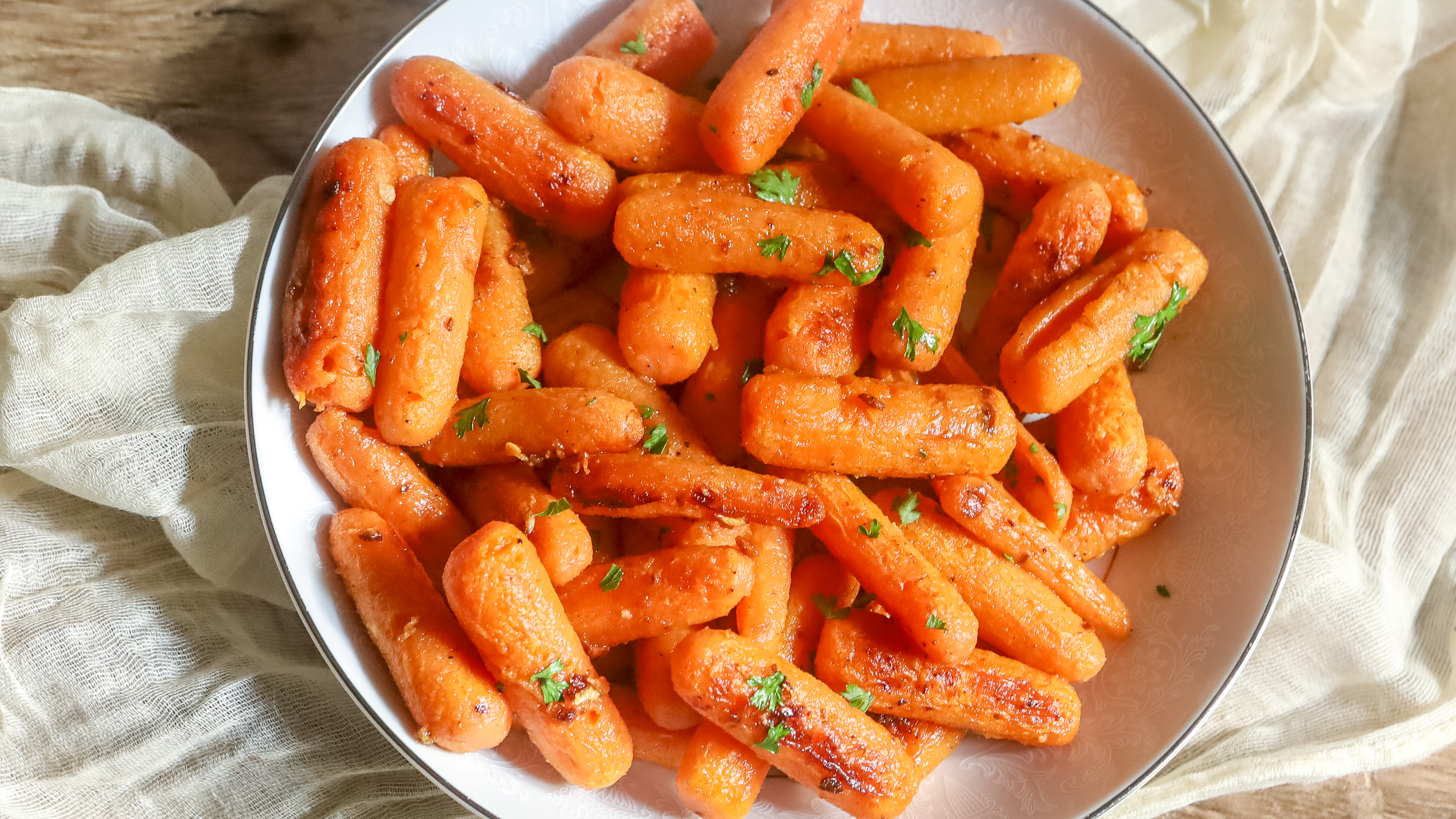 Garlic roasted carrots