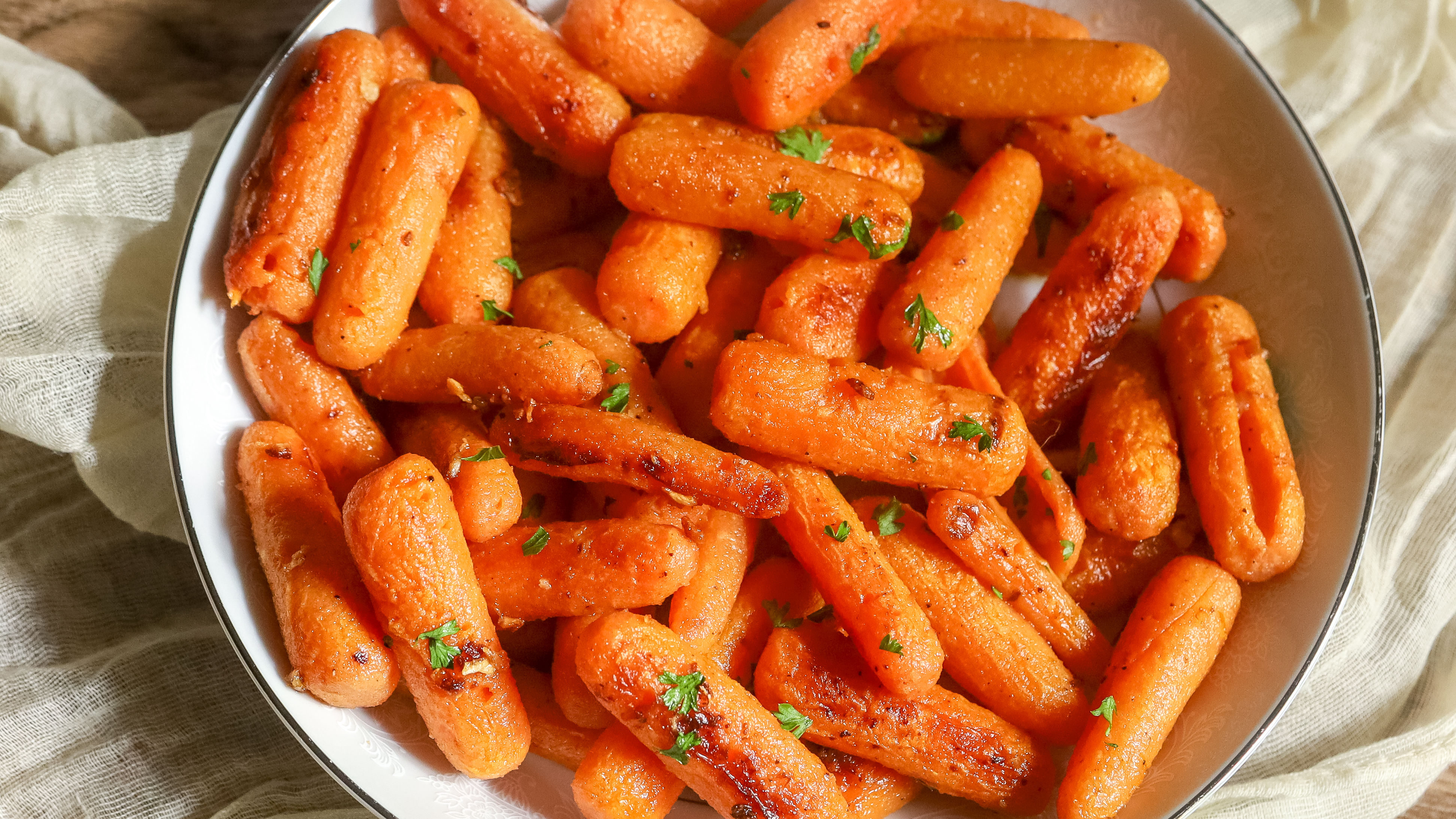 Garlic roasted carrots