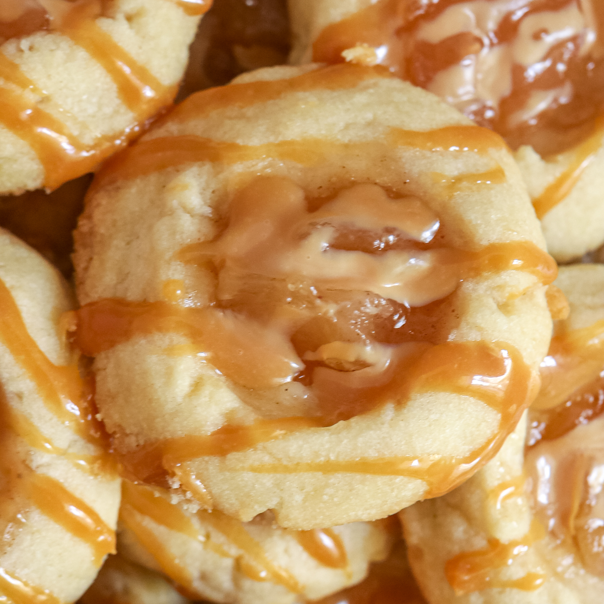 close up of caramel apple cookies