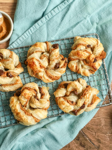 peanut butter knots