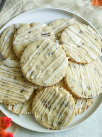 maple pecan shortbread cookies